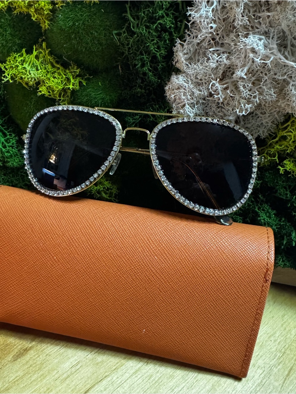 Rhinestone Trim Aviator Sunglasses - Black